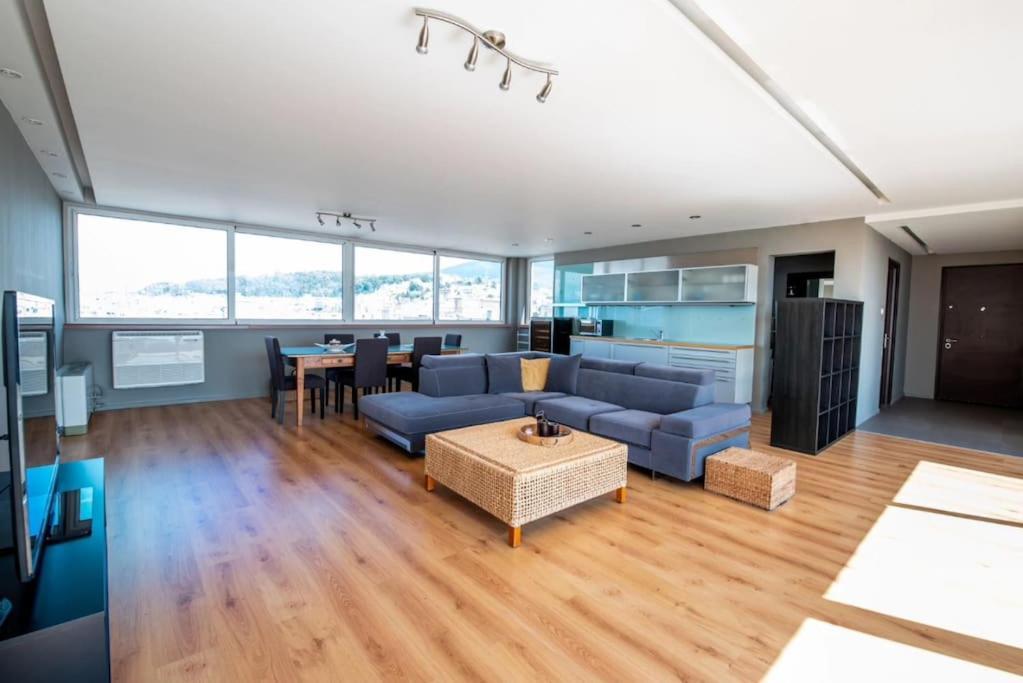 Luxury Loft By Boy Apartment Patras Exterior photo